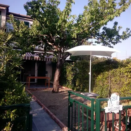 Tigullio Vacations Il Ciliegio * Leivi